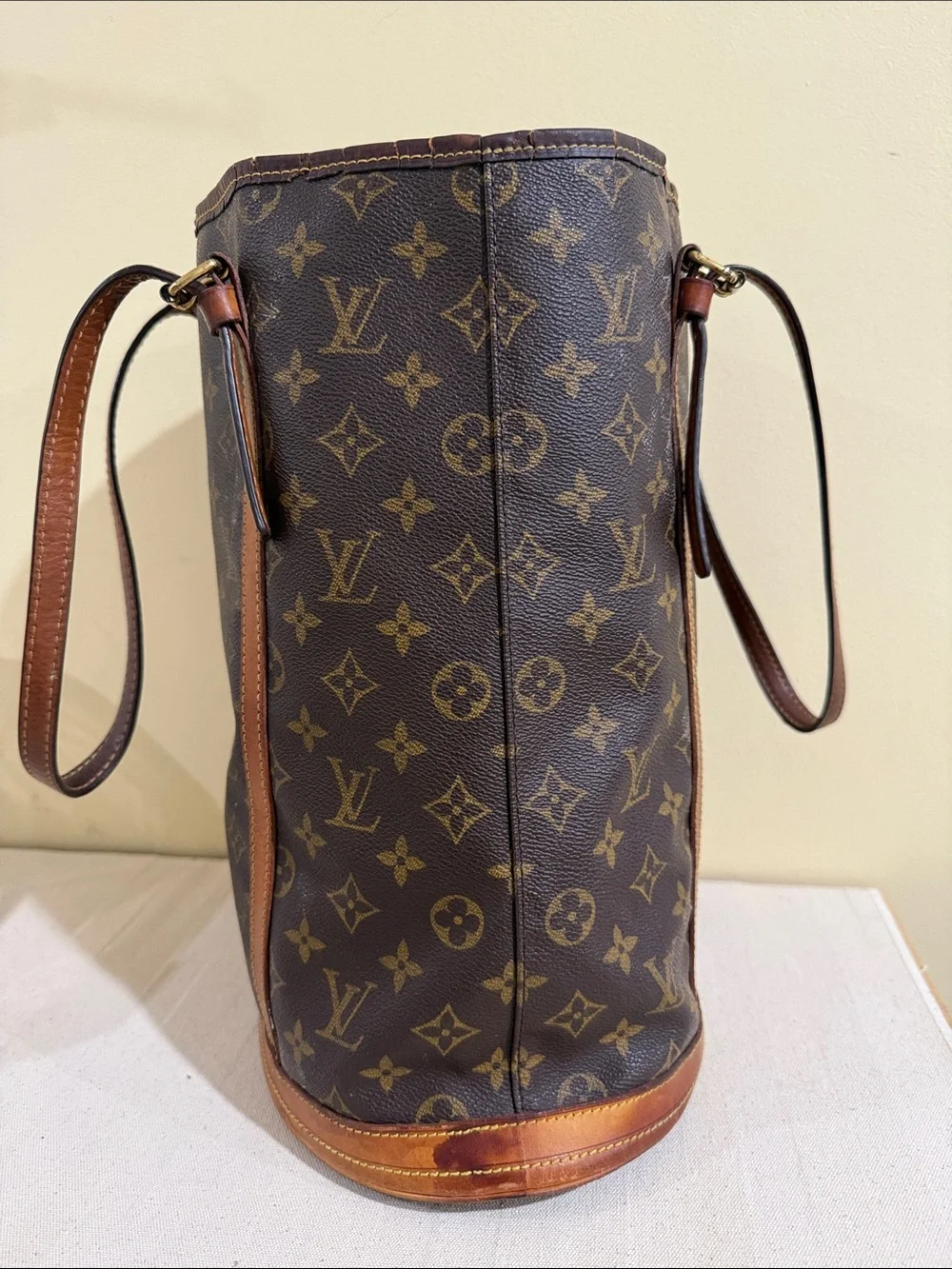 Authentic Louis Vuitton monogram vintage Louis Vuitton bucket shoulder bag